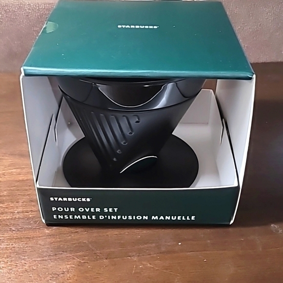 Starbucks Pour Over Set Making Coffee - Picture 3 of 6